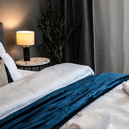 3 With Balcony Center East Daire *