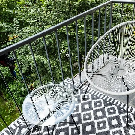 3 With Balcony Center East Appartamento *