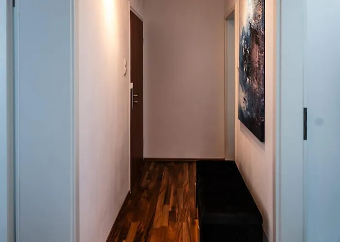 3 With Balcony Center East Daire Mönchengladbach