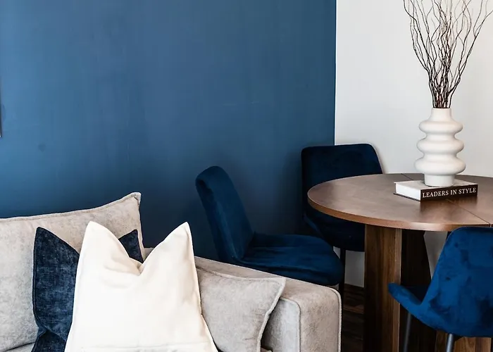 3 With Balcony Center East