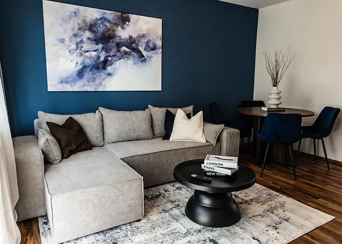 3 With Balcony Center East Daire Mönchengladbach