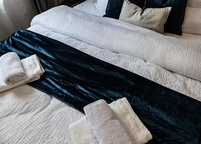 3 With Balcony Center East * Mönchengladbach