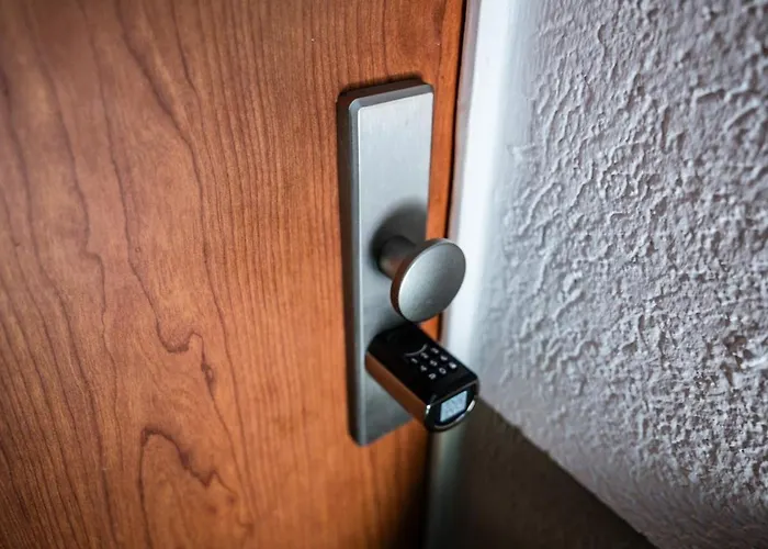 3 With Balcony Center East Daire *