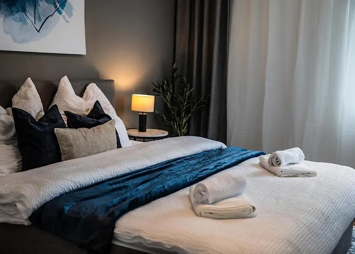 3 With Balcony Center East Daire *